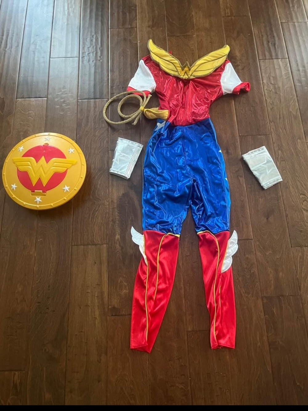Girls Wonder Woman Kids Superhero Costume with Shield and Accessories fits 7/8